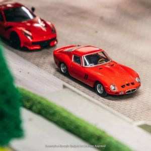 Centauria-Ferrari-250-GTO-1962-Red-with-Magazine-English-Version Centauria Ferrari 250 GTO 1962 Red with Magazine English Version - Image 1