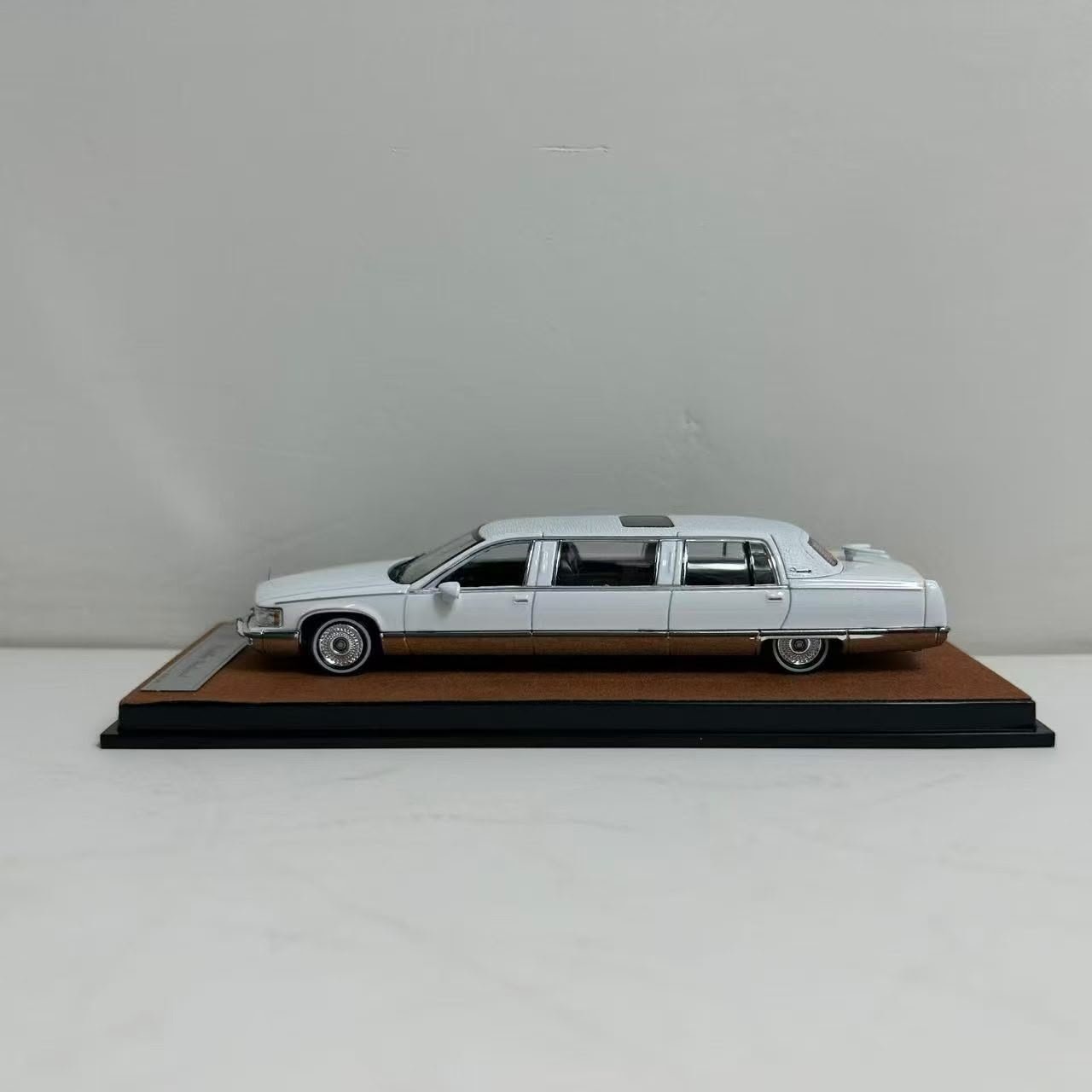 IMG-20260616-WA0026 Xiaoguang Fleetwood Limousine Extended Version White - Image 1