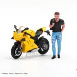 (PREORDER) DUCATI PANIGALE V4 S GIALLO W/ FIGURE (ETA Apr 2027)