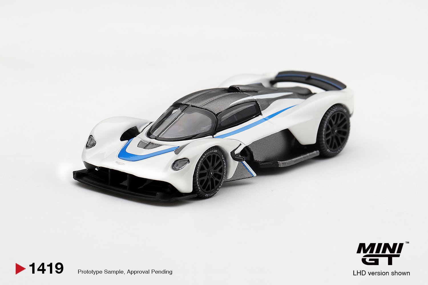 1792992175_prdpg_6adee3af97012 (PRE-ORDER) ASTON MARTIN VALKYRIE ESCAPING WHITE (JUNE 2027) - Image 1